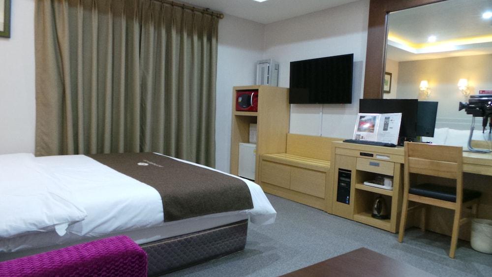 Amour Hotel 3* Suwon