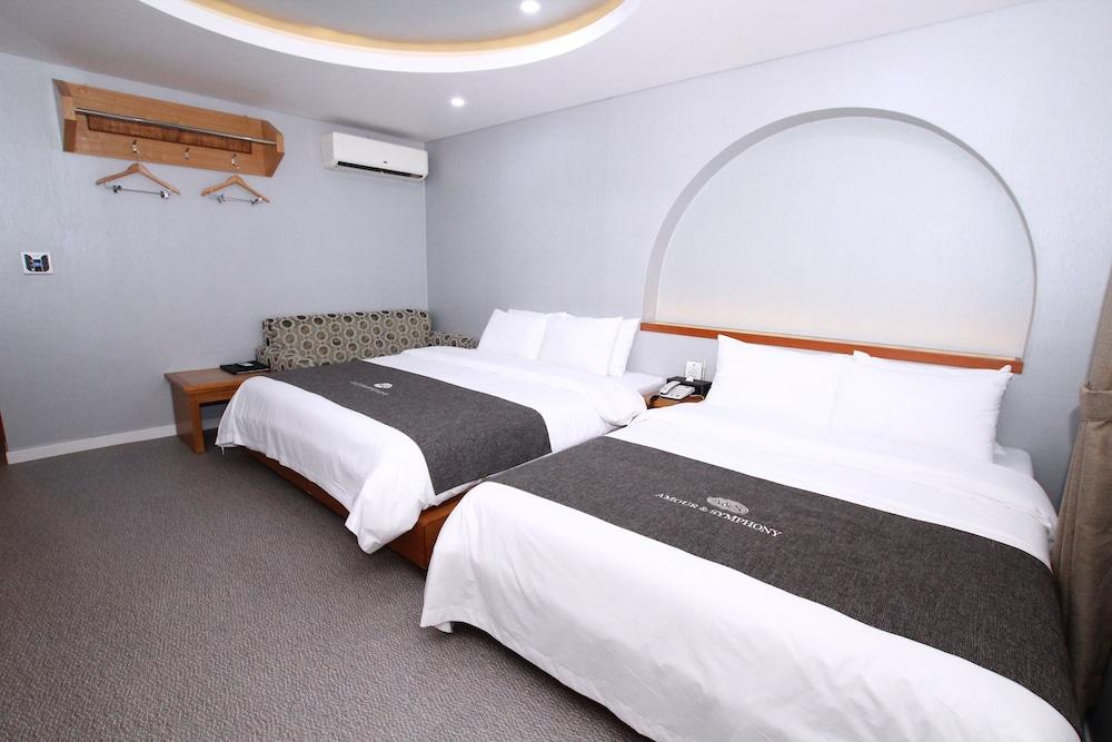 Amour Hotel 3* Suwon