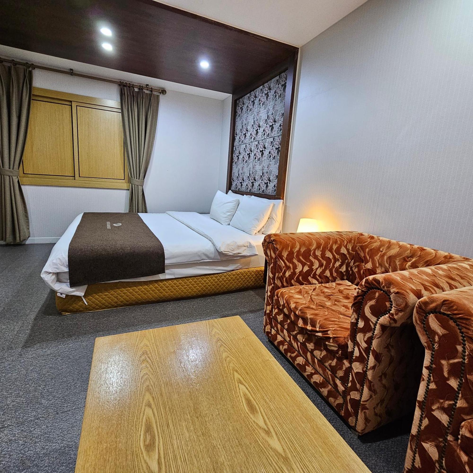 Amour Hotel Suwon
